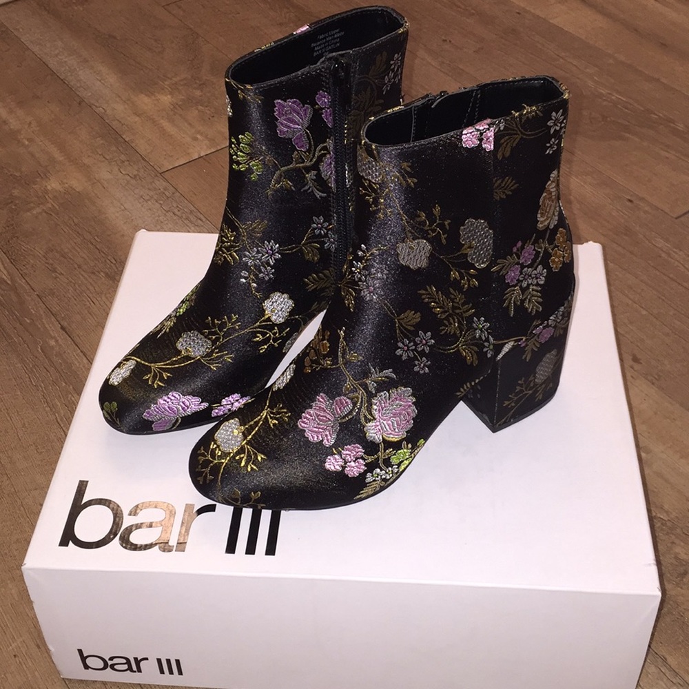 Floral detail ankle boots size 5